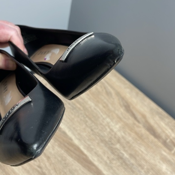 DKNY Pointed Toe Smooth Genuine Leather Heels Pumps Silver Logo Size 8.5 - Picture 11 of 13